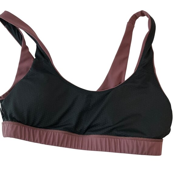 Vuori Sports Daily Bra Womens Medium Red Scoop Neck Yoga Athletic Pads Included - Picture 3 of 5